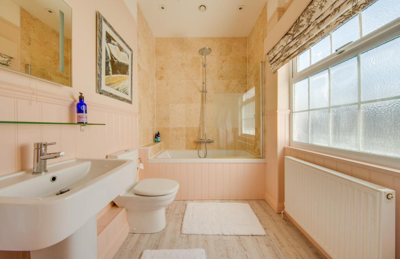 첼튼엄 The Montpellier Townhouse 빌라 외부 사진