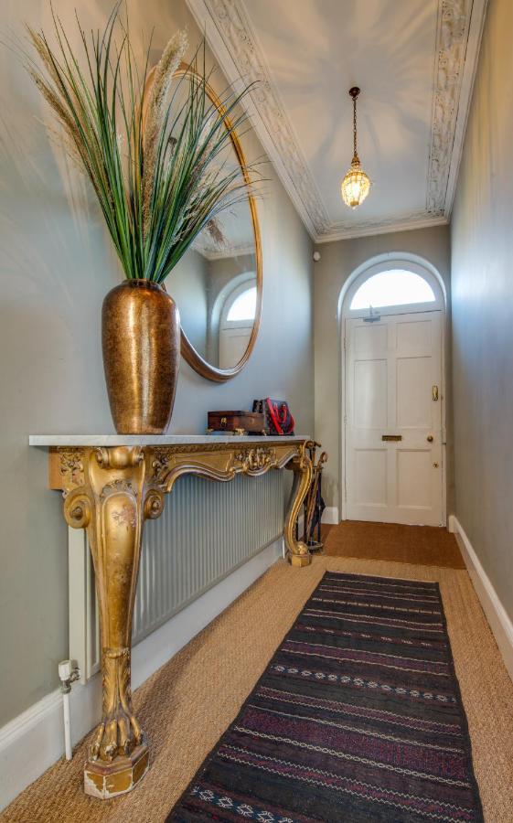첼튼엄 The Montpellier Townhouse 빌라 외부 사진