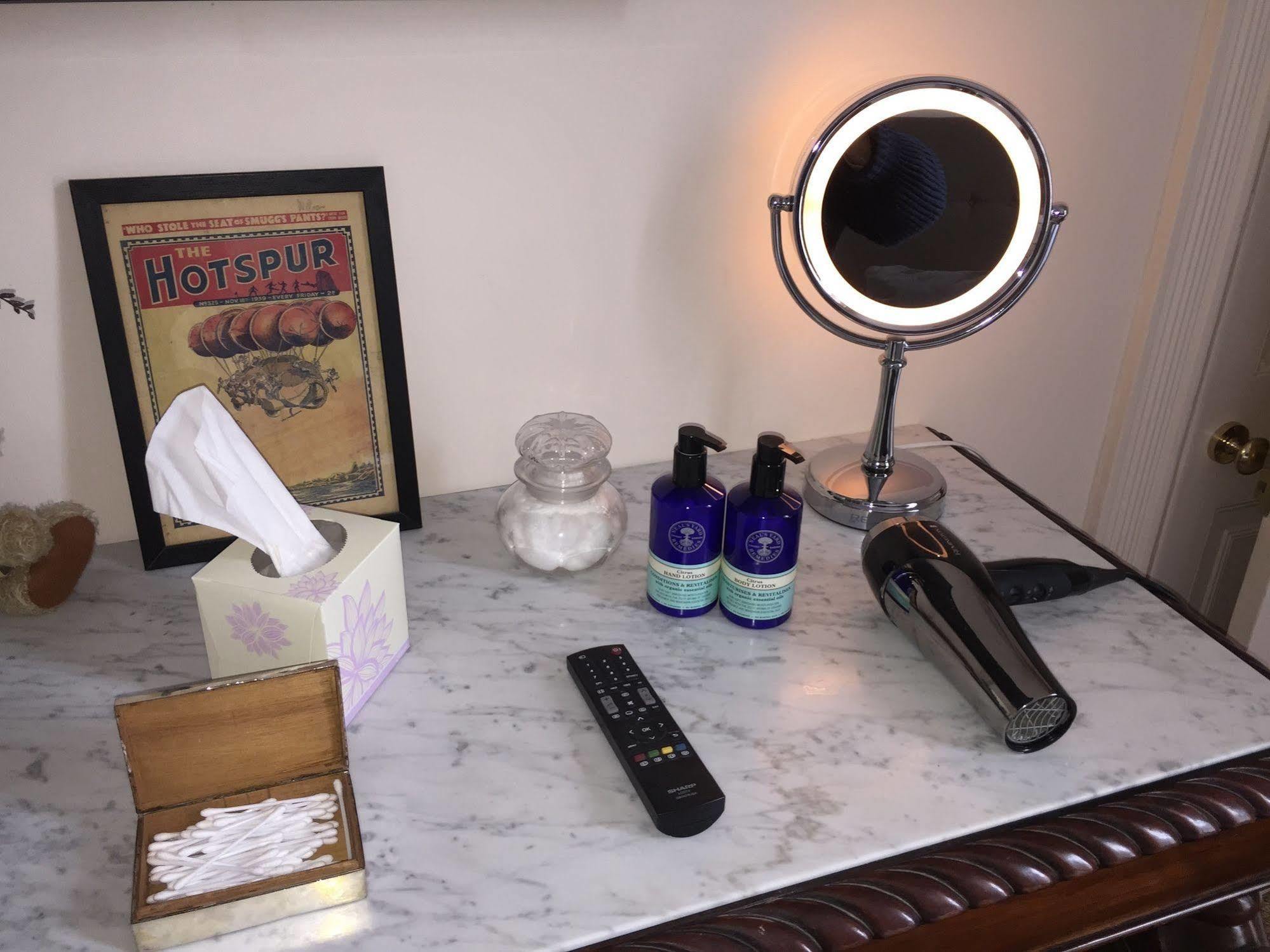 첼튼엄 The Montpellier Townhouse 빌라 외부 사진